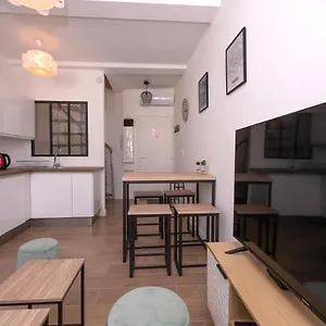 Appartement Le Nostradamus - Magnifique Cours Principal Plein Centre Avec Parking, Salon-de-Provence