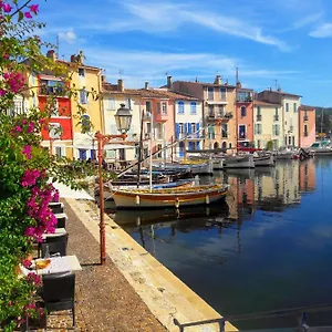 Appartement Hébergements Sur La Côte Bleue Bord De Mer, Martigues